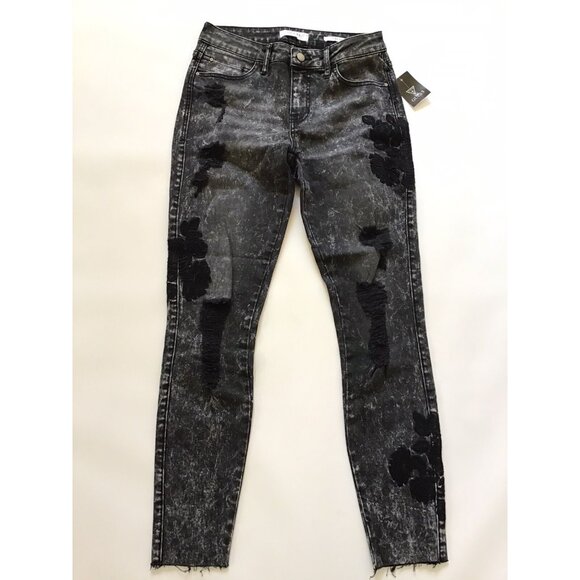 Guess Women’s Mid Rise sexy Curve Skinny Jeans Black Destroy Embroidered Size 27 - Picture 6 of 12
